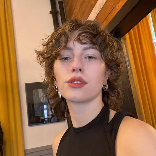 King Princess Age, Net Worth, LGBTIQ+, Instagram and more. - Hollywood Zam