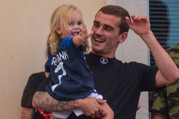 Mia Griezmann: Everything You Need to Know About Antoine Griezmann's Daughter! - Hollywood Zam