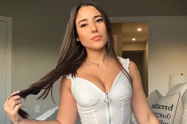 All About Angie Varona Biographical Information, Boyfriend, Parents, and Et...