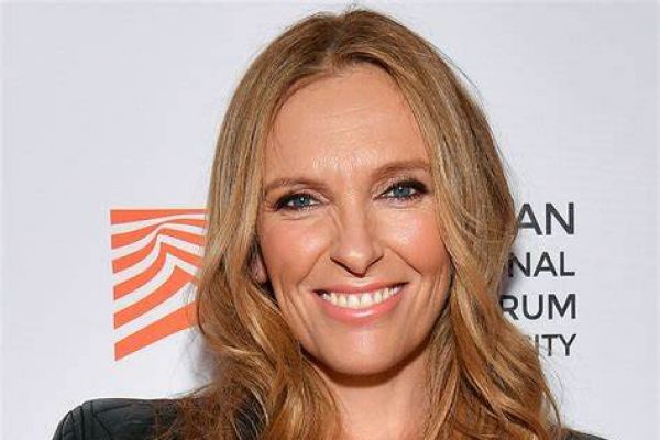 Toni Collette Bio, Net Worth, Height, Nationality, Social Media, Age, Relationship