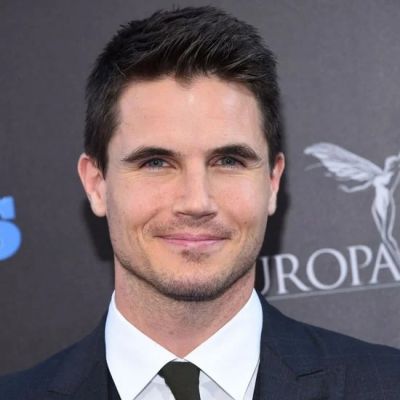 Robbie Amell